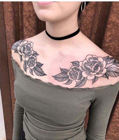 tatuajes en el pecho|tatuaje mujer pecho.